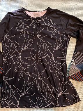 Carve Designs Black Rash Guard with White Botanical Line Print